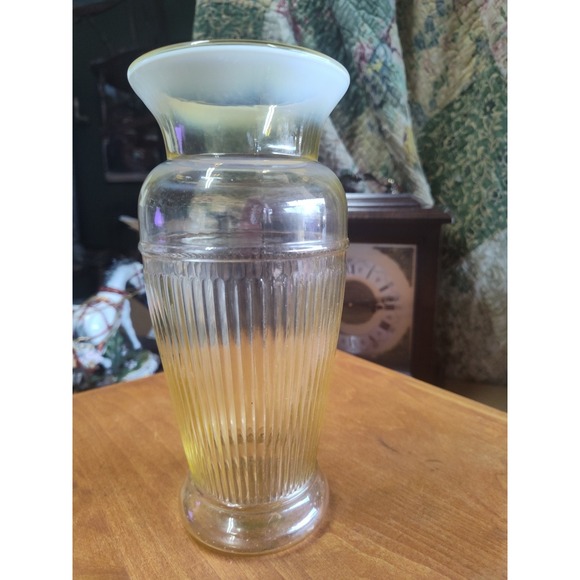 Yellow Fenton Adam's‎ Rib Pattern 9.5" Vase - Picture 4 of 7